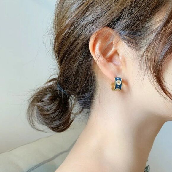 Daisy Delight Enamel Small Hoop Earrings - Picture 11 of 11